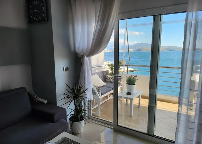 Alpha Seaside Apartment
