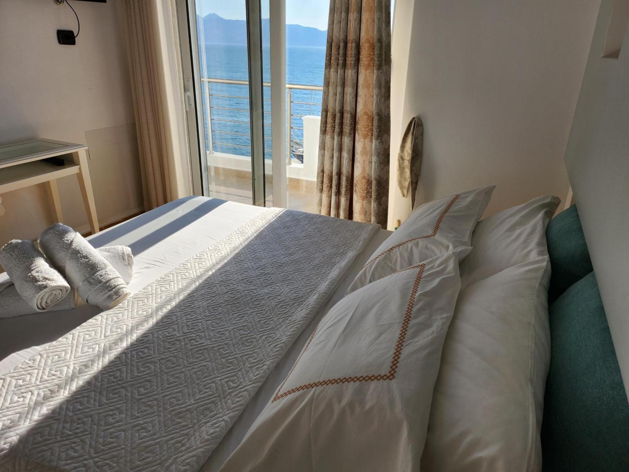 Alpha Seaside Apartment