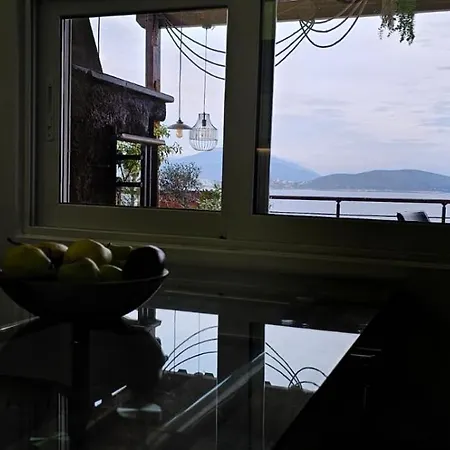 Alpha Seaside Apartment Sarande Exterior photo